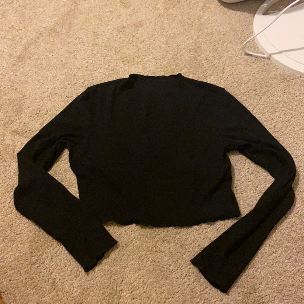 black cropped long sleeve